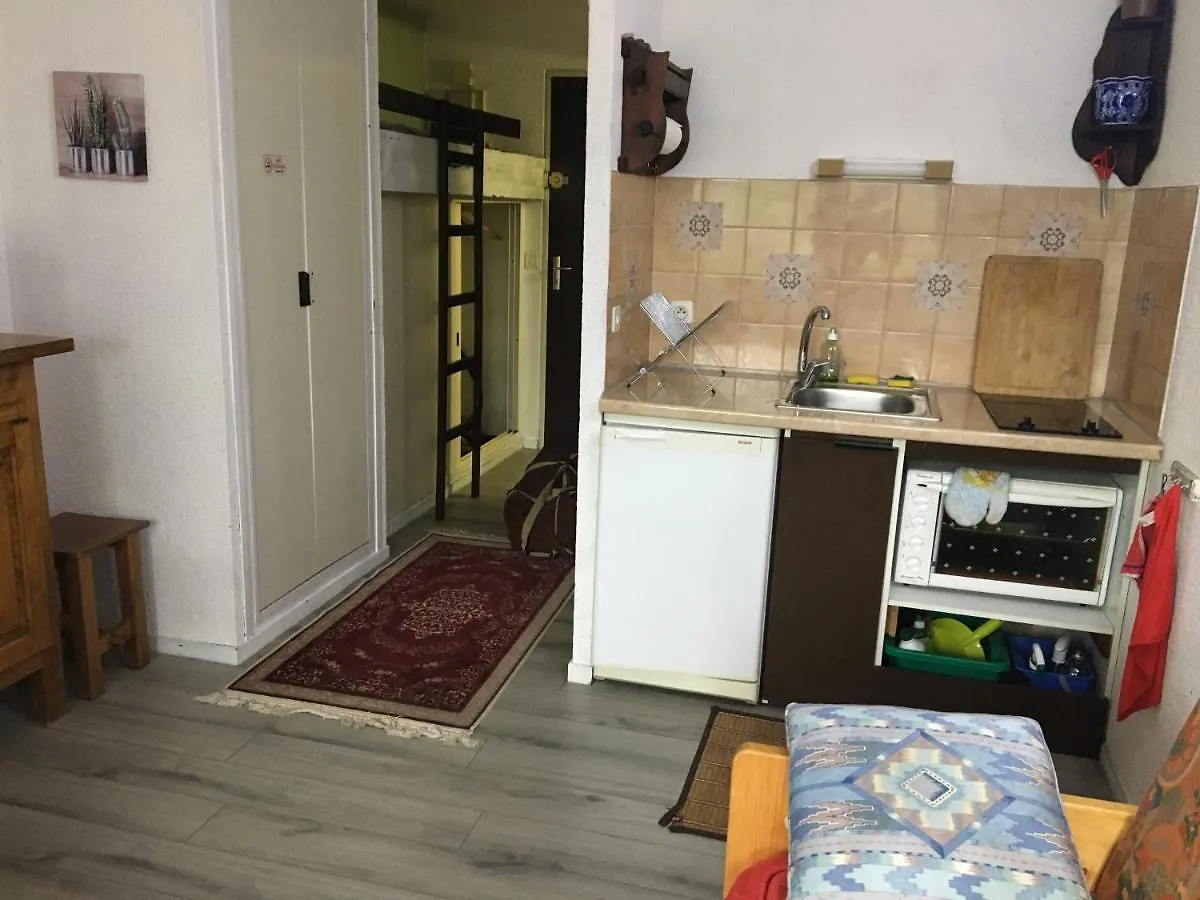 Onnion, Route Des Chenevieres Apartment